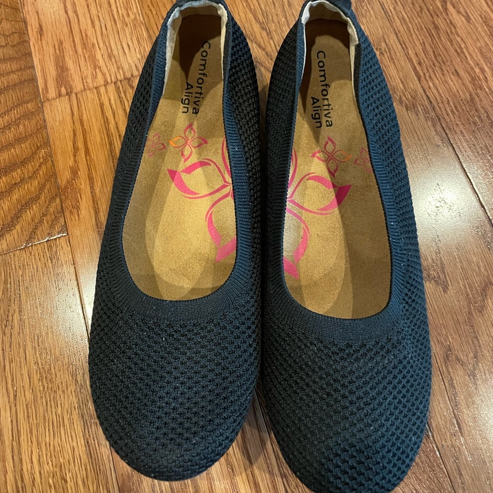 Comfortiva Align Black Ballet Flats